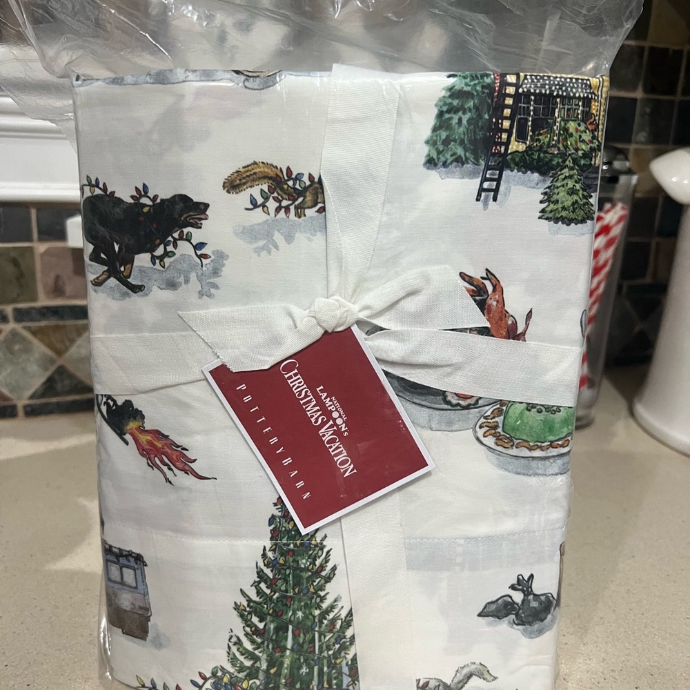 Pottery Barn National Lampoon Christmas Vacation Holiday Sheet Set, KING SIZE - Picture 4 of 8